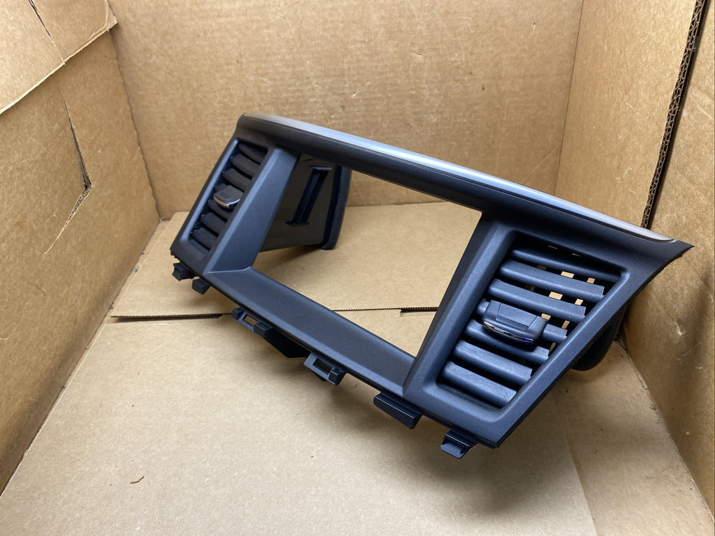 2016 2020 Infiniti QX60 Center Dash Radio Screen Vent Bezel7