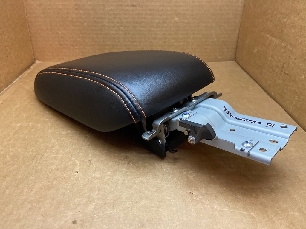 13 17 XV CROSSTREK CENTER CONSOLE LID COVER TOP ARMREST ARM REST BLACK ORANGE4