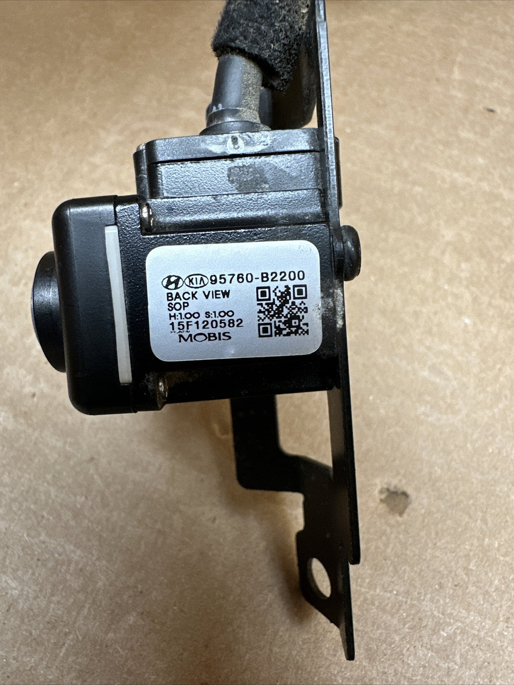 2014   2016 Kia Soul Backup Rear View Parking Assist Camera 95760 B2200 OEM2