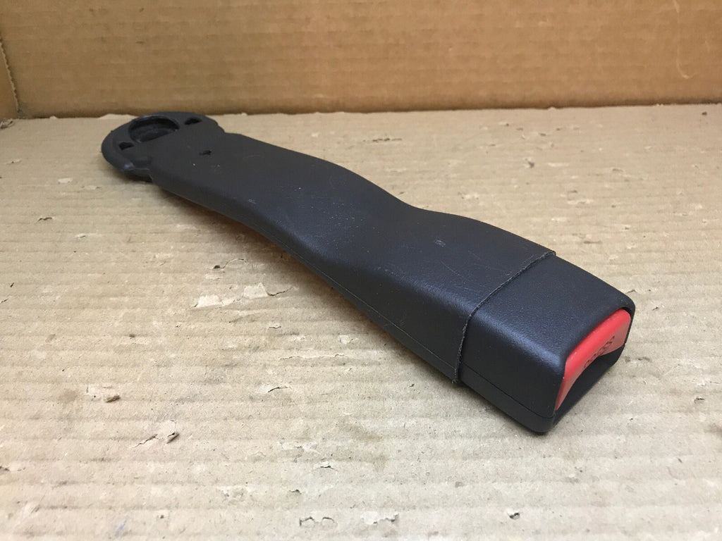 03 06 Tahoe Yukon Sierra Silverado Front Seat Belt Buckle Black PRESS 1220