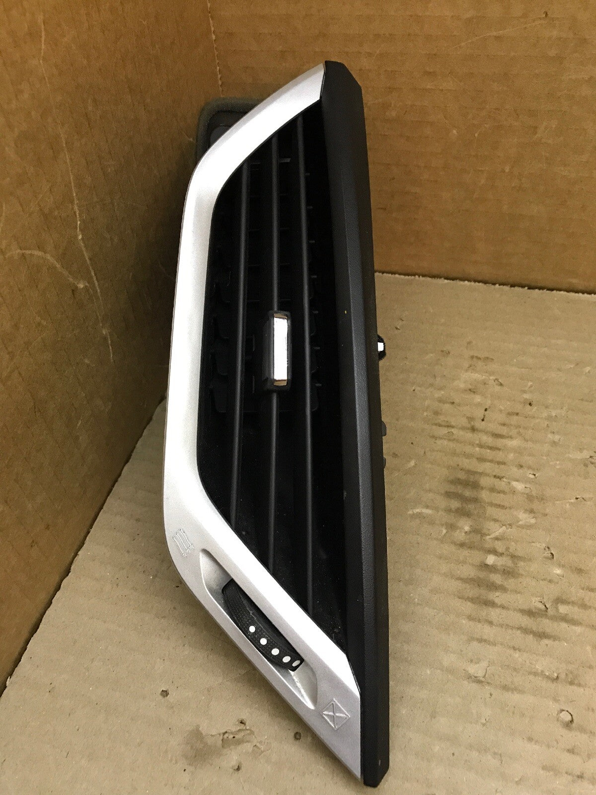2010 2017 CHEVROLET EQUINOX FRONT DASH CENTER LEFT DRIVER SIDE AIR VENT LHC1