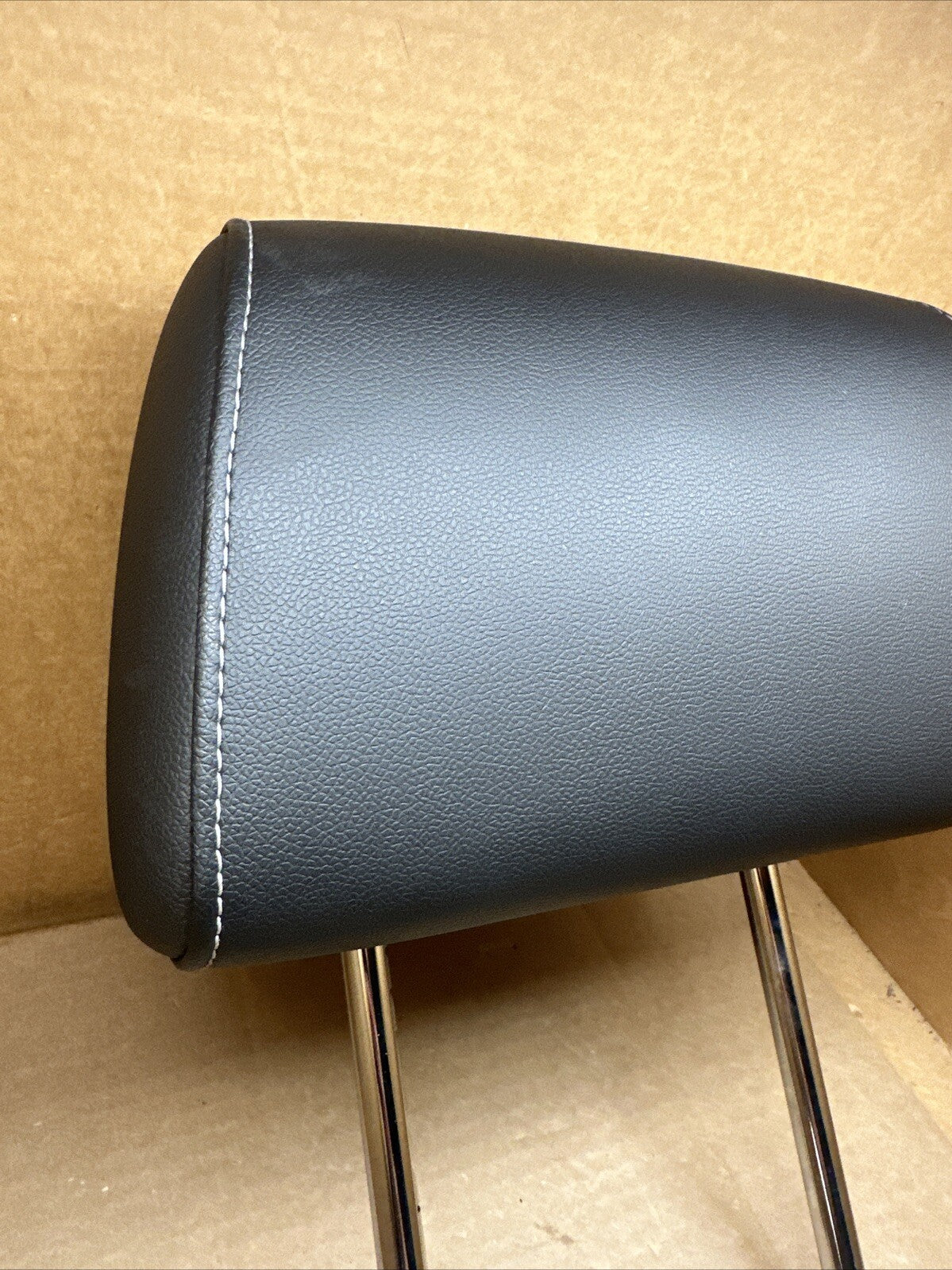 2015 2020 Chevrolet Tahoe Front Left or Right Seat Headrest Leather Black OEM1