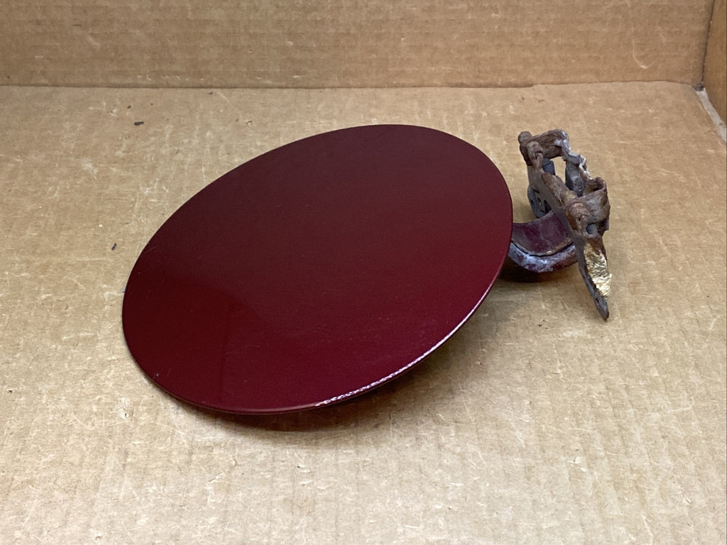 00 06 Tahoe Suburban Yukon Fuel Gas Tank Cap Door Lid Cover Garnet Red Metallic3