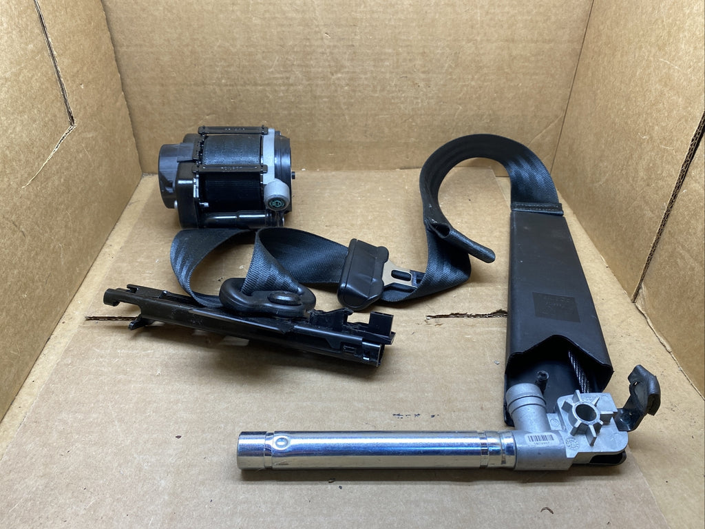 2013 2018 Ford Escape Front Right Passenger Side Seat Belt Seatbelt Retractor0