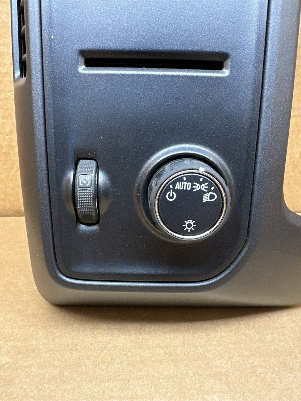 2014 2018 CHEVY SILVERADO DASH TRIM BEZEL LIGHT SWITCH TOW HAUL BRAKE CONTROL4
