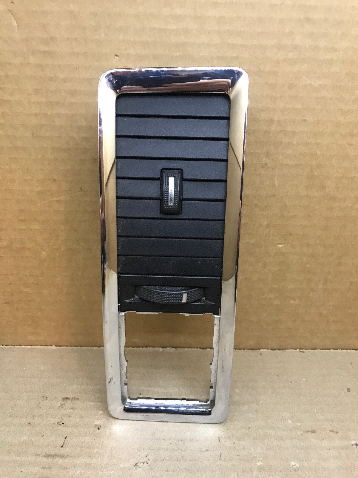 2009 2012 DODGE RAM OEM LEFT LH DRIVERS SIDE OB DASH VENT TRIM BLACK CHROME0