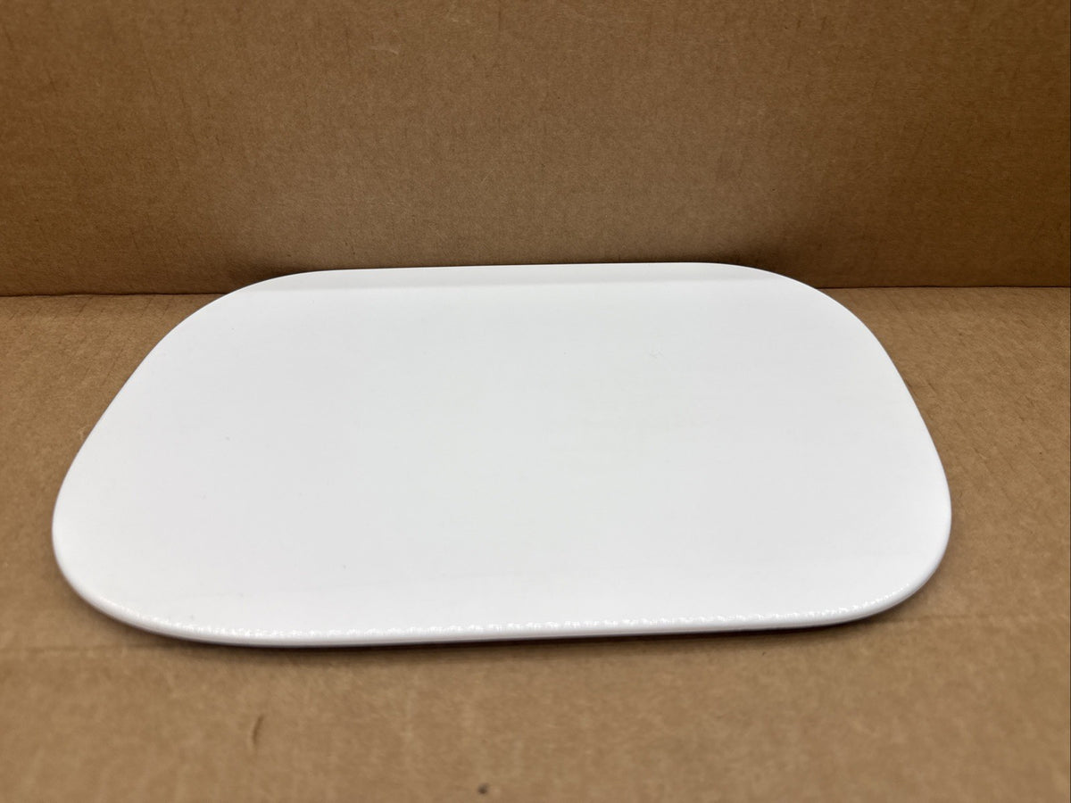 2018 2024 Chevy Equinox Fuel Gas Tank Filler Door Lid Cover GAZ Summit White4