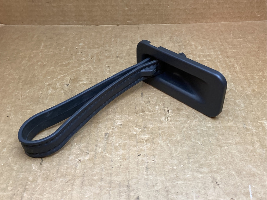 00 02 Tahoe Suburban Yukon Lift Gate Liftgate Assist Strap Pull Handle 157532351