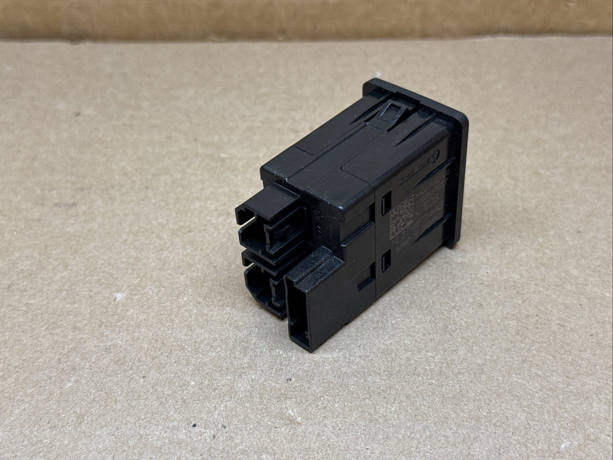 Ford USB USB C Media Charge Ports ML3T 14F014 AB5
