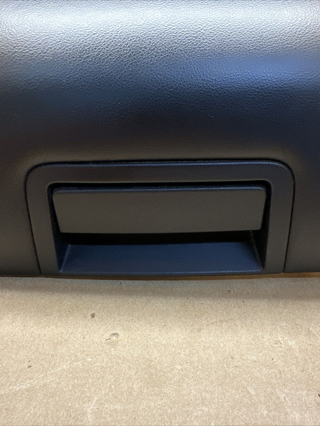 2007 2014 Lincoln Navigator Center Console Cover Lid Arm Rest Black Leather OEM5