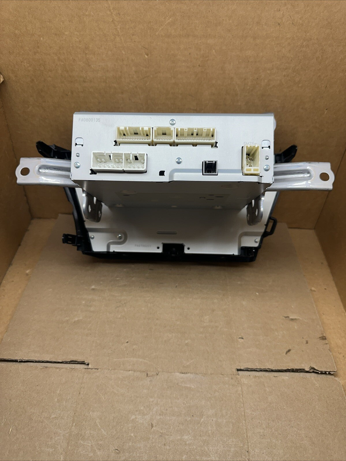 2014 2017 Toyota Prius V CD Player MP3 AM FM Radio Media Screen 86140 472114