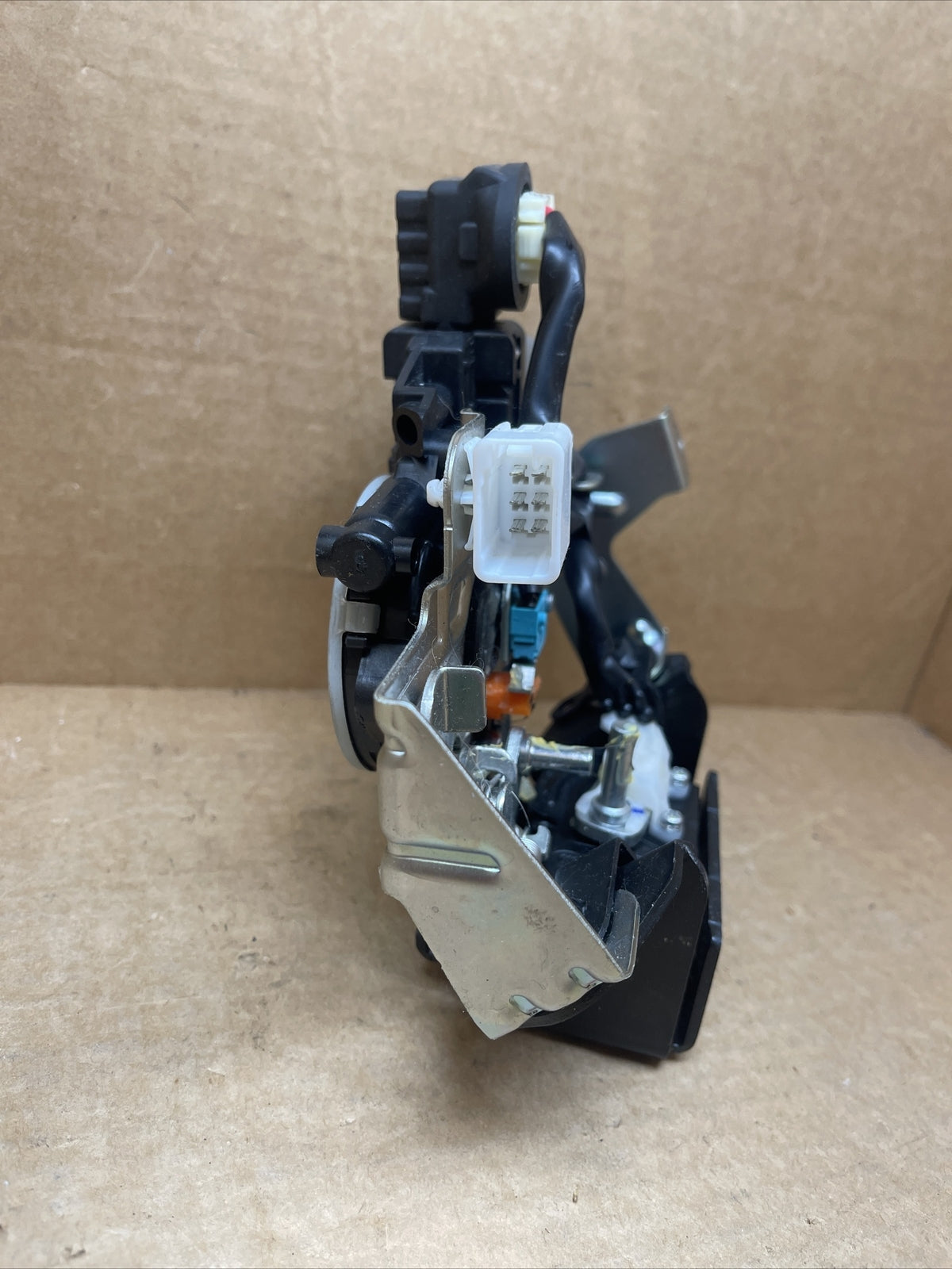 2015 2019 SUBARU OUTBACK POWER TAILGATE TAIL GATE TRUNK LOCK LATCH ACTUATOR OEM3