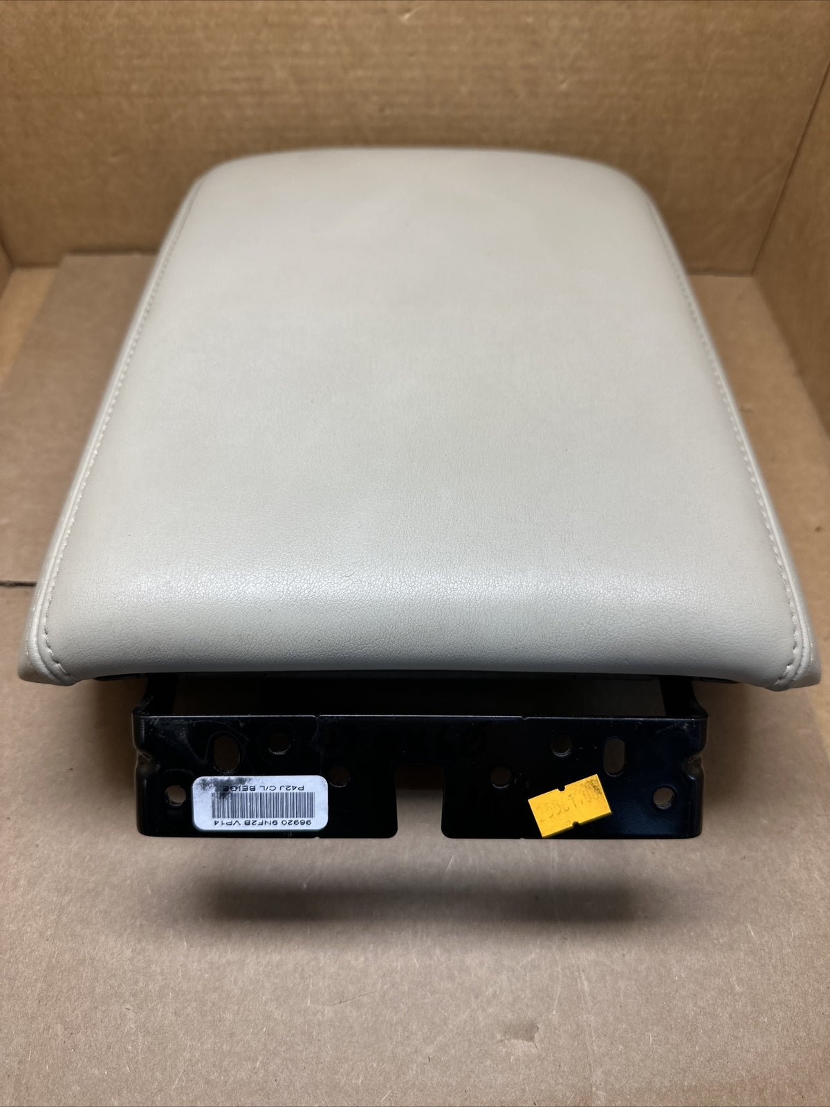 2013 2019 INFINITI QX60 NISSAN PATHFINDER Center Console Armrest Lid Cover Tan8