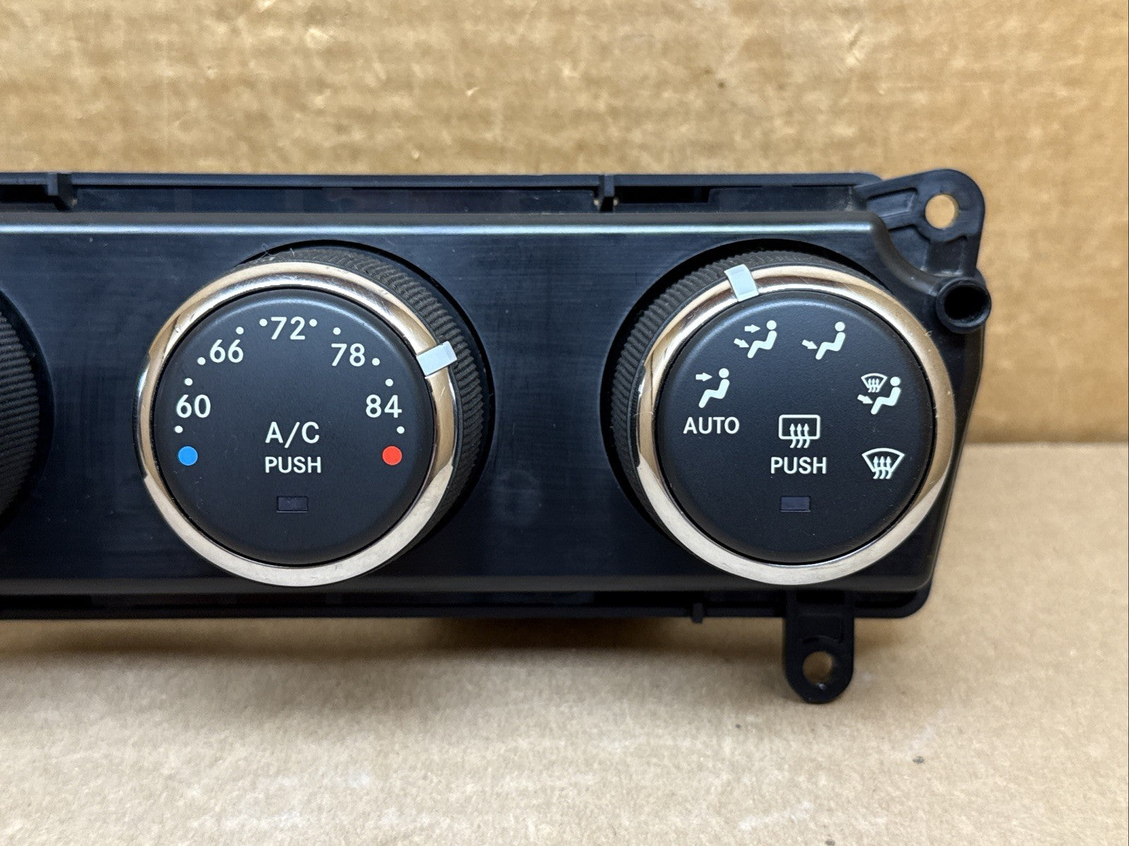2011–2014 Dodge Challenger Climate Temp Temperature Controls Dials 55111463AD3