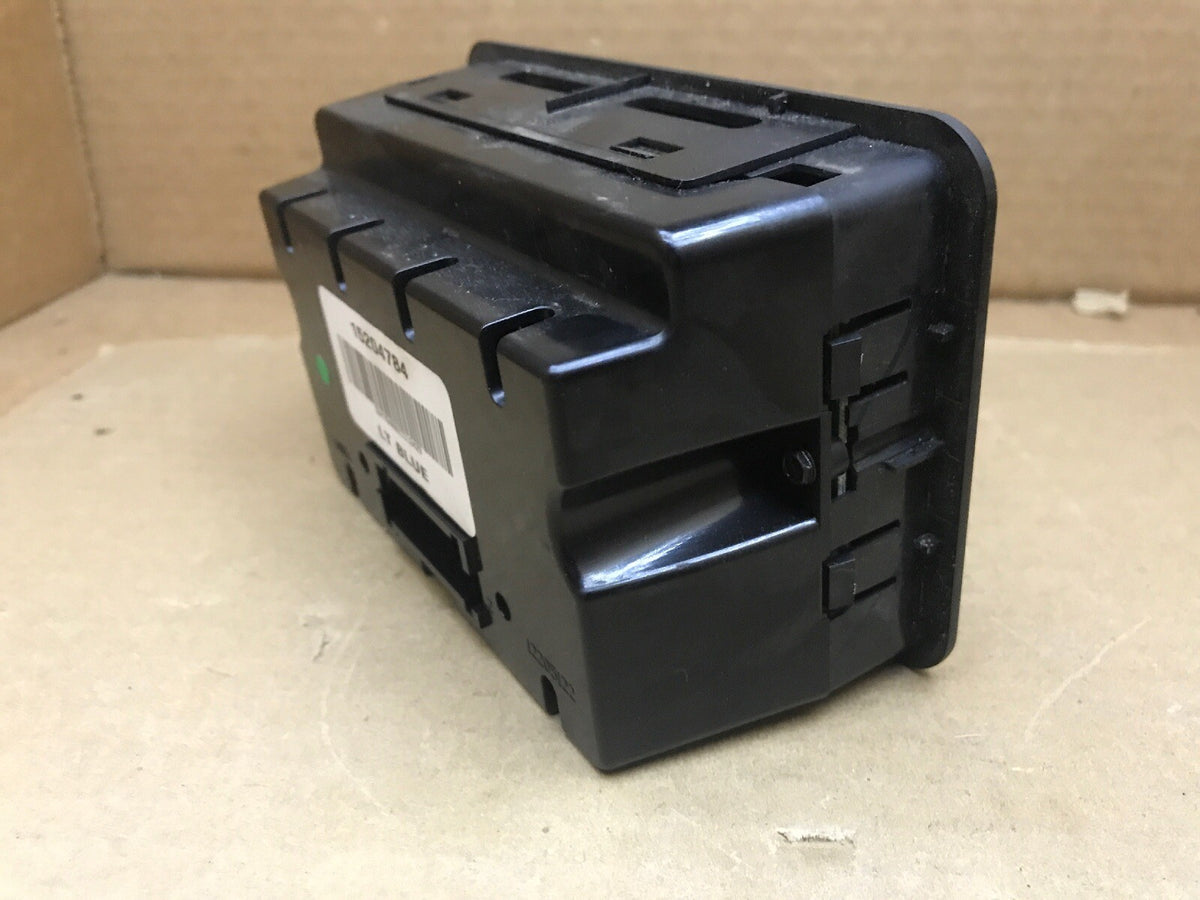 03 06 OEM CHEVY TAHOE REAR CLIMATE TEMPERATURE AUDIO CONTROLS 152047845