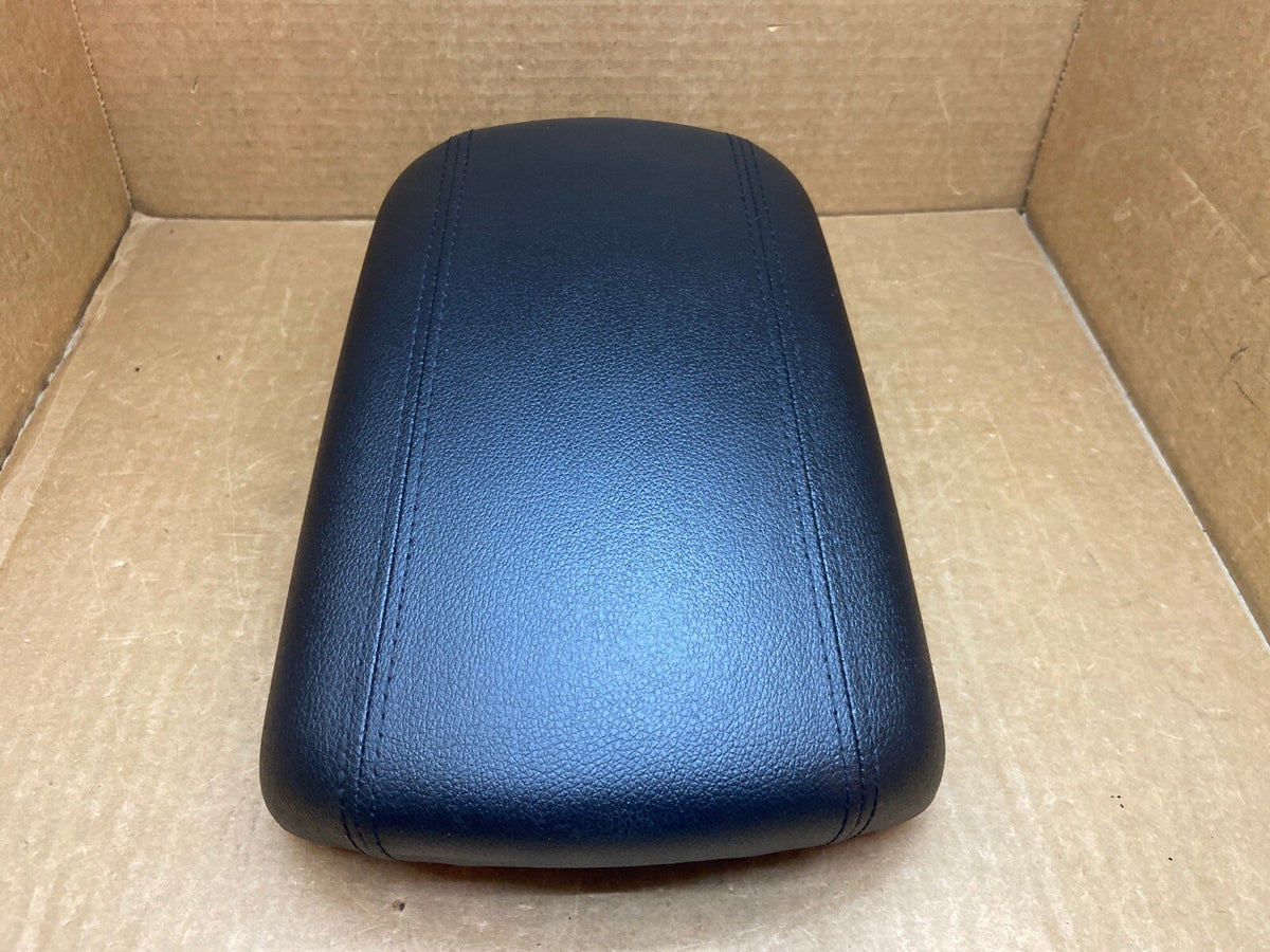 14 16 KIA SPORTAGE CENTER CONSOLE LID COVER TOP ARMREST ARM REST BLACK 3