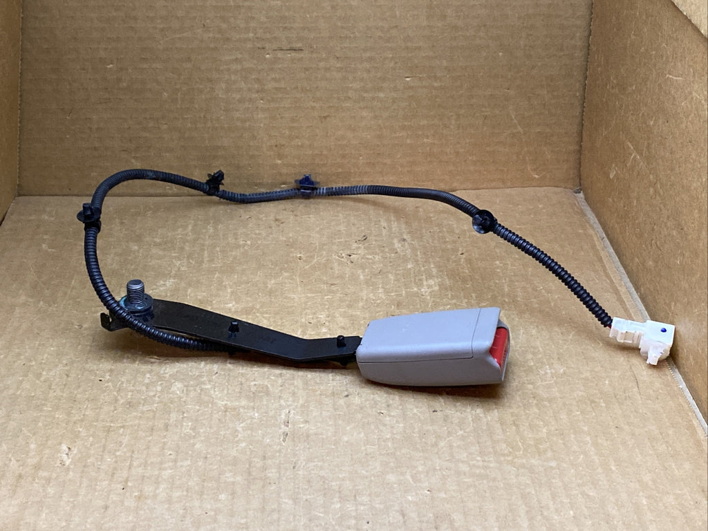 2008 2012 Honda Accord Front Left Driver Side Seat Belt Seatbelt Buckle Gray YA3