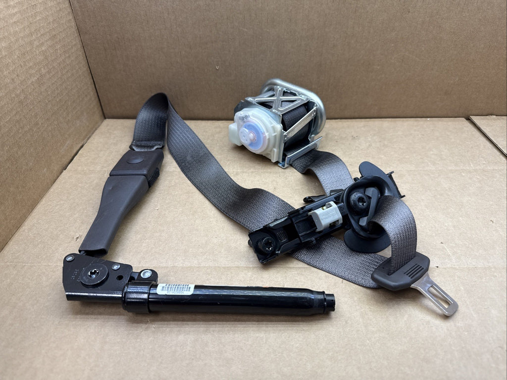 13-17 Encore 15-16 Trax Front Right Passenger Side Seat Belt Seatbelt Retractor0