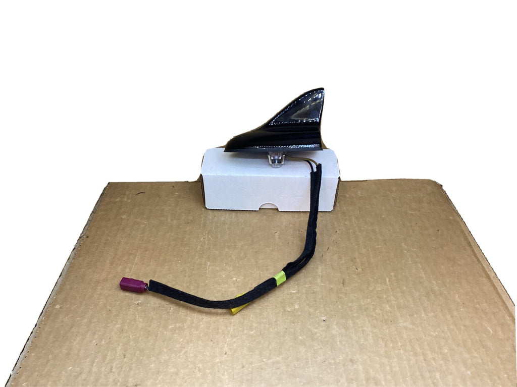 15 16 Challenger 15 17 Chrysler 200 Antenna Base Roof Mounted OEM P5NU67DX8AC0