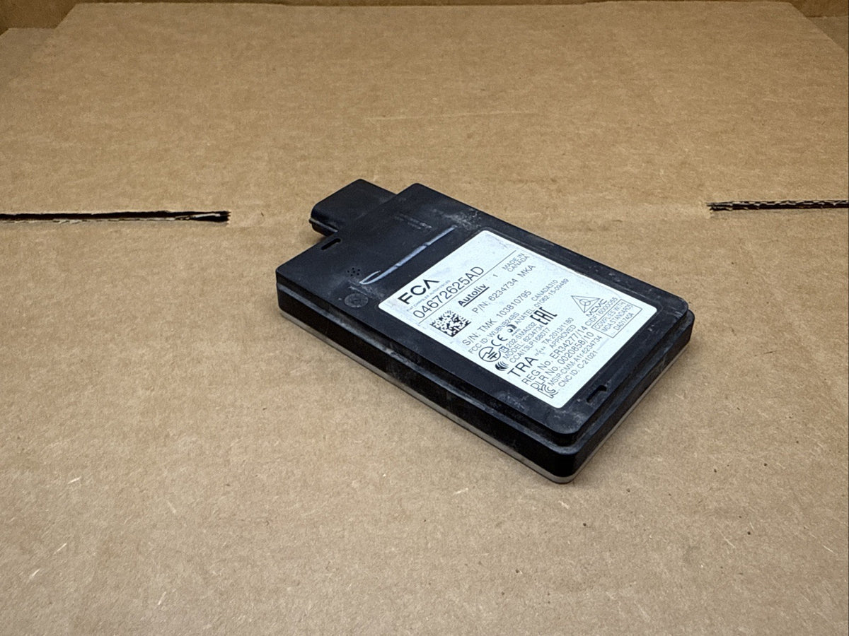 2017 2018 CHRYSLER PACIFICA BLIND SPOT RADAR MODULE SENSOR 04672625AD5