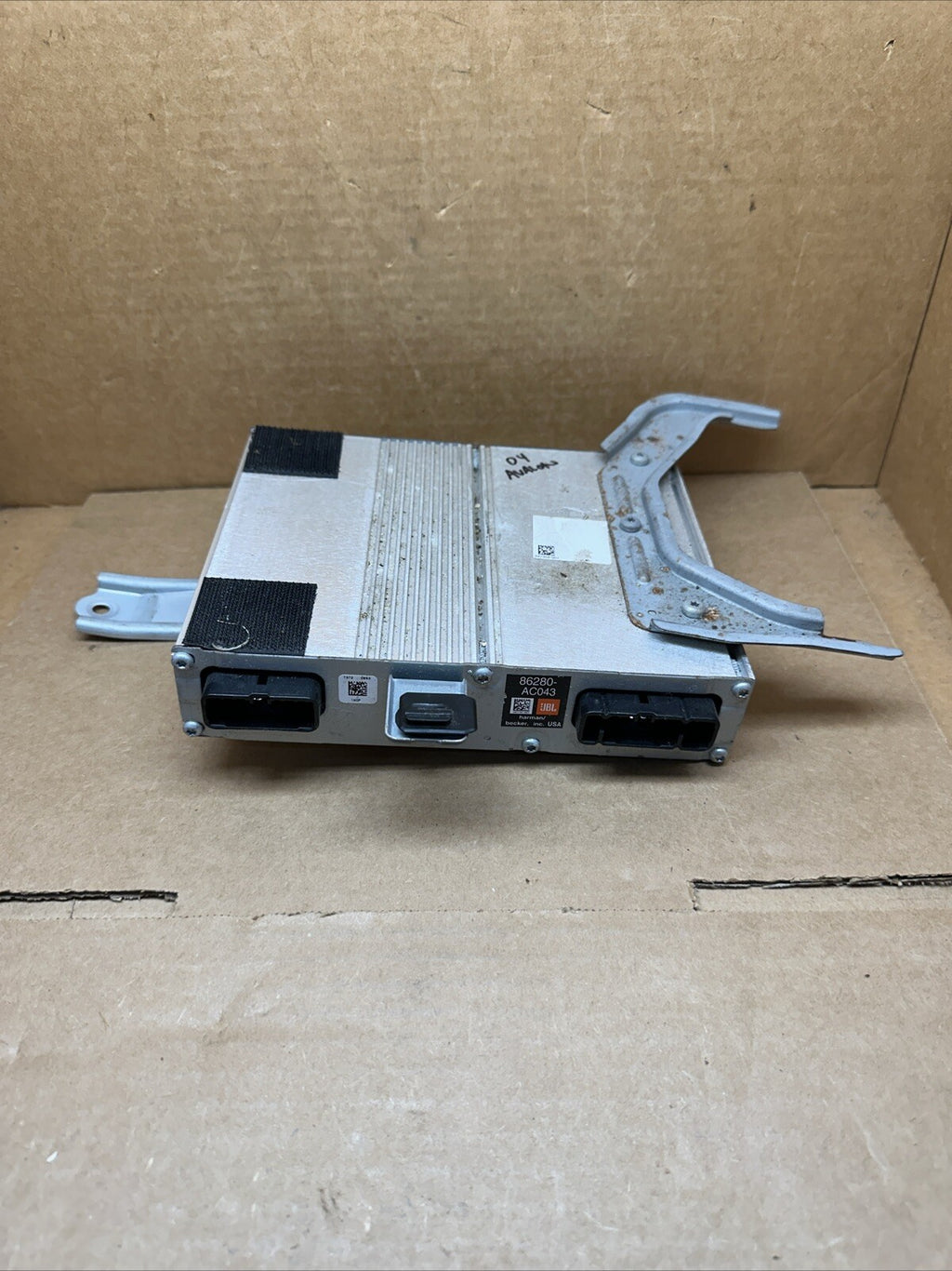 2002 2004 Toyota Avalon OEM JBL Harman Becker Premium Amplifier 86280 AC0434