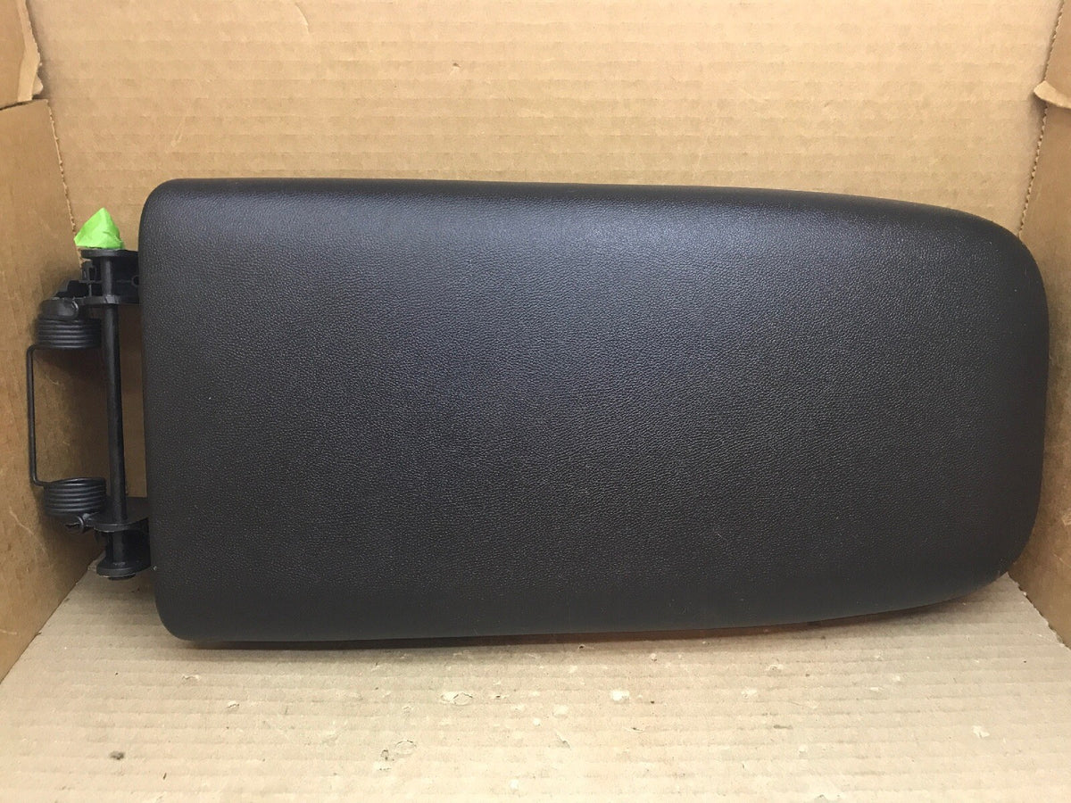 2018 2023 Equinox Center Console Lid Cover Top Arm Rest Armrest Black1