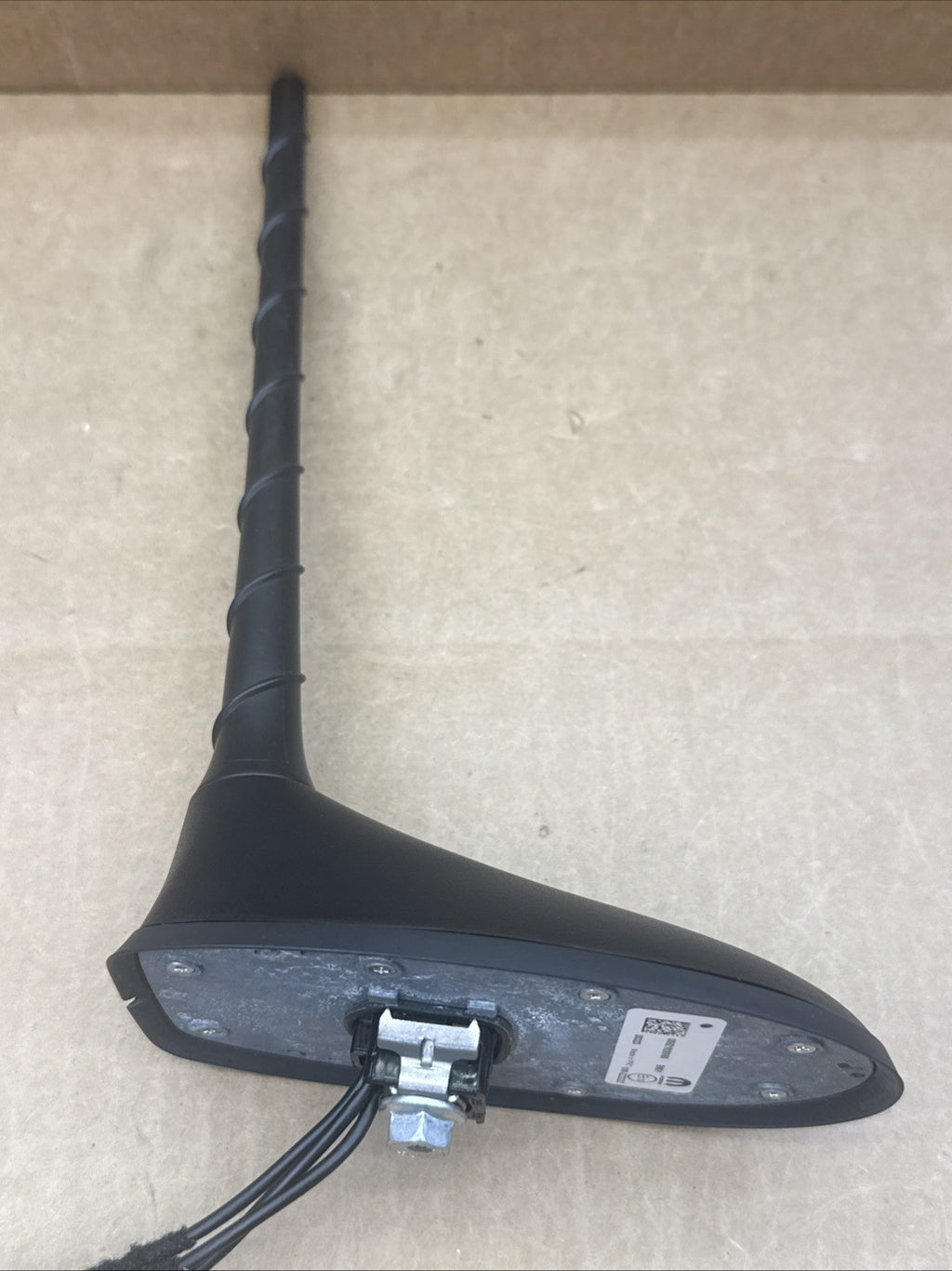 2015-2023 Jeep Renegade Rear Roof Mounted Antenna OEM 005219269506