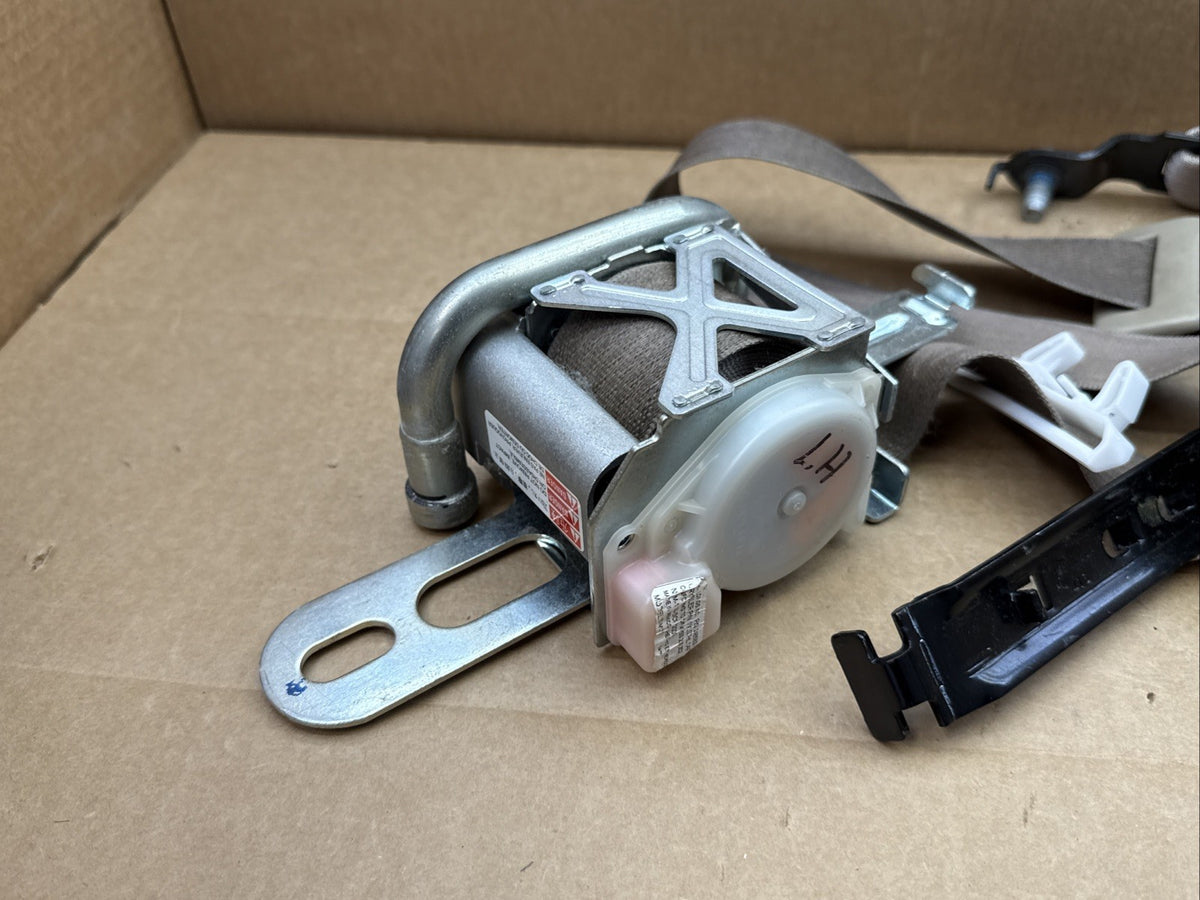 2014-2018 Grand Cherokee Front Left Driver Side Seat Belt Seatbelt Retractor5