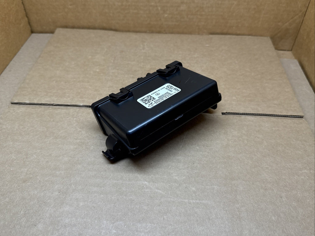 2017   2023 GMC ACADIA LIFTGATE TAILGATE OPEN CONTROL MODULE UNIT OEM 845915254