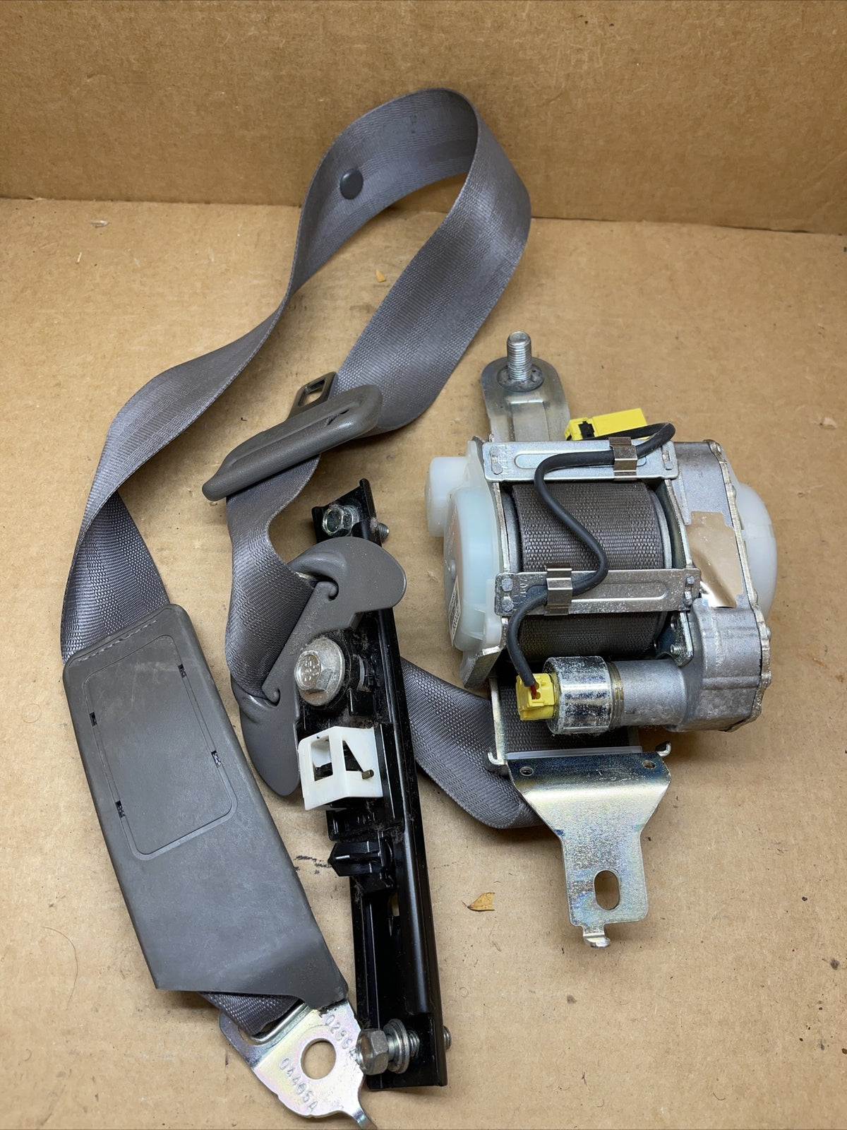 2006 2011 Civic Sedan Front Left Driver Side Seat Belt Seatbelt Retractor Gray0