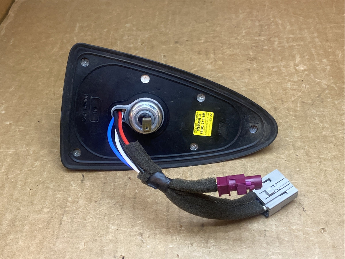 2013 2016 Hyundai Santa Fe Roof Mounted Radio Shark Fin Antenna Becketts Black5