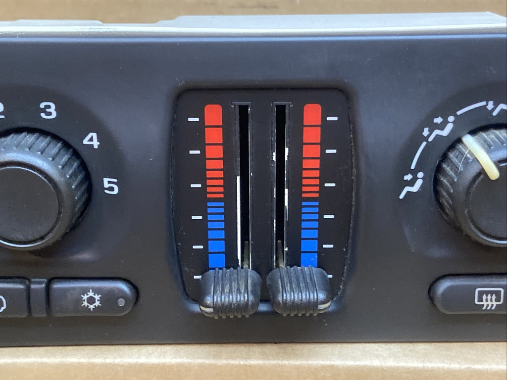 03 06 Silverado Sierra Tahoe Yukon Manual Dual Climate Control w/ Defog 103700342