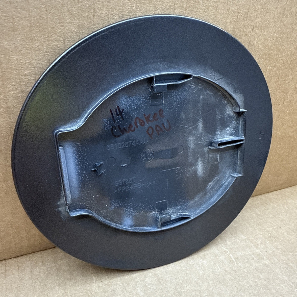 2014 2018 Jeep Cherokee Fuel Gas Tank Filler Door Lid Cover OEM Gray PAU5