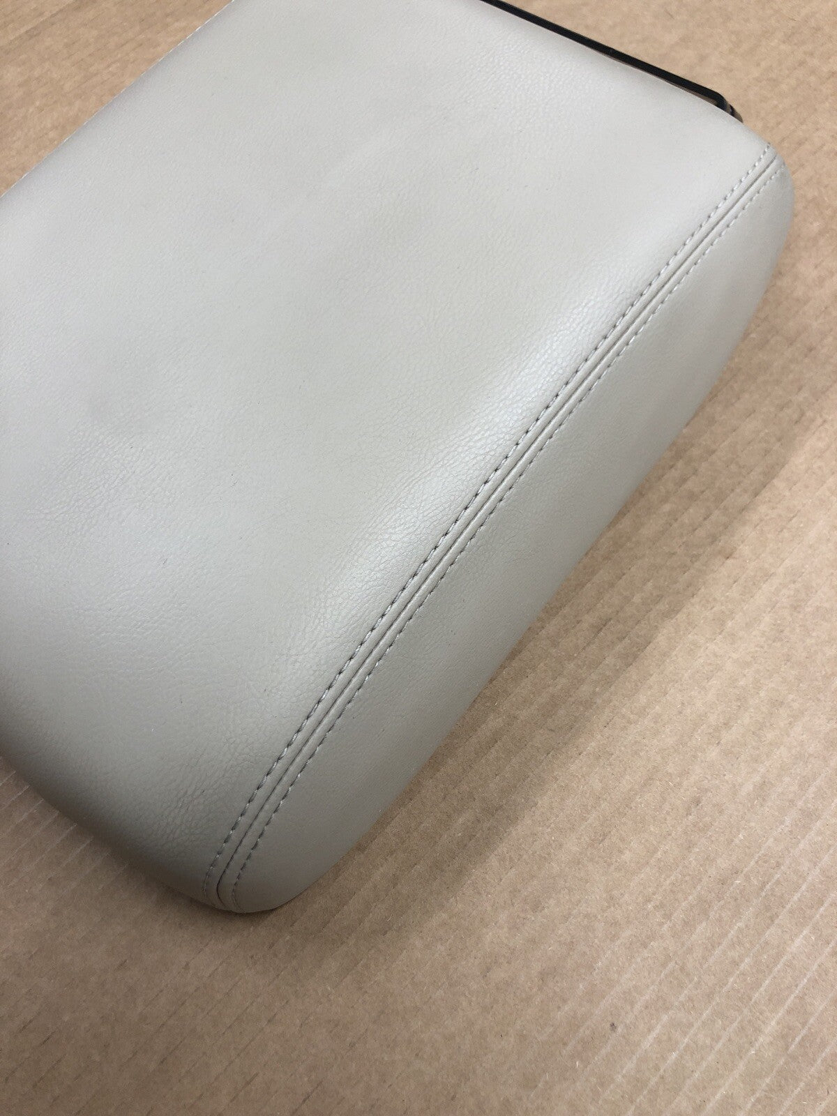 13 18 NISSAN PATHFINDER center console lid armrest storage Beige leather OEM2
