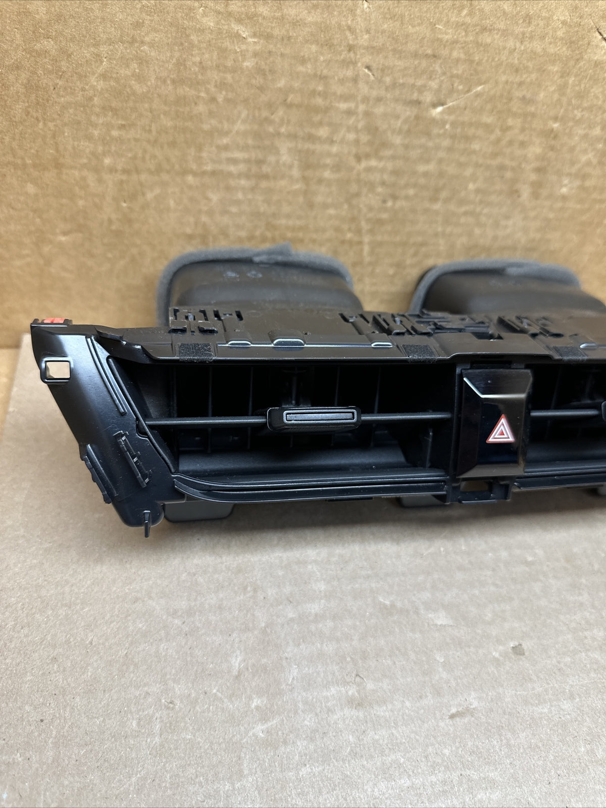 2020   2024 TOYOTA COROLLA DASH PANEL CENTER VENT HAZARD SWITCH 55670 02780 OEM6