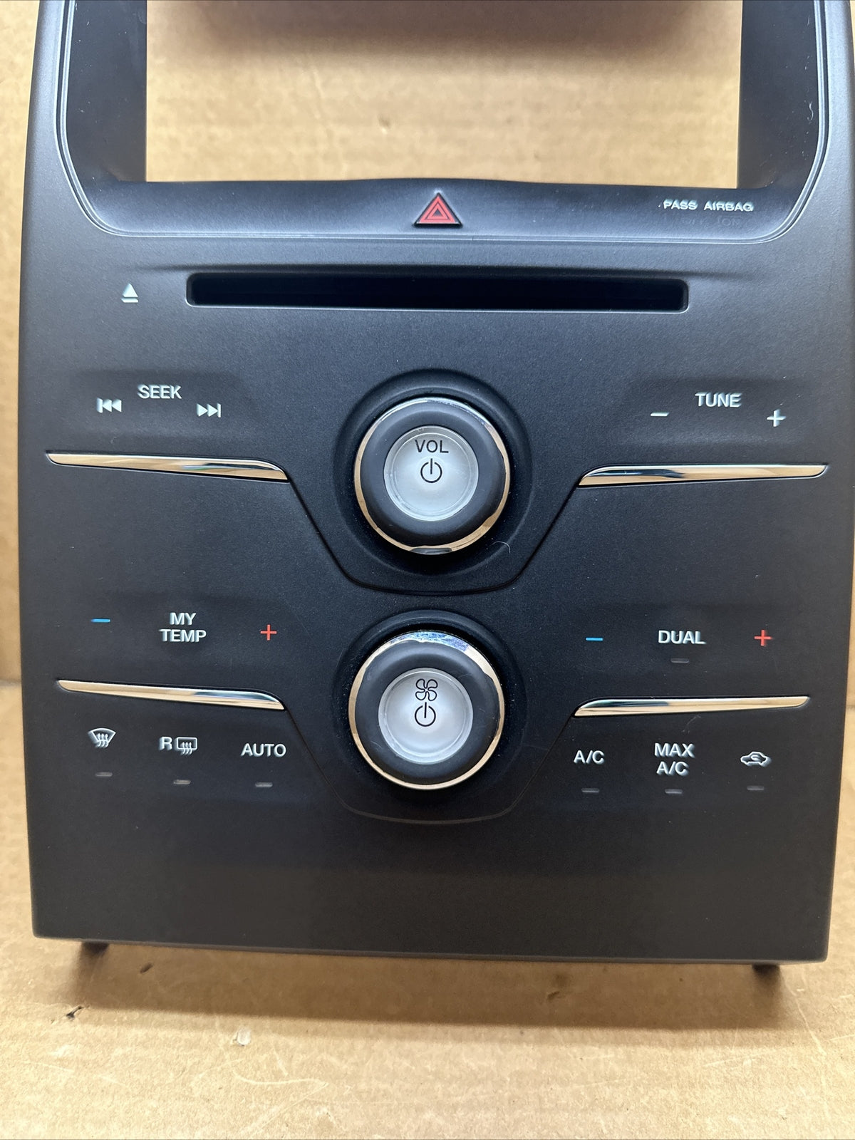 2014 2019 Ford Flex Radio Audio Climate Control Panel EA8T 18A802 BD3