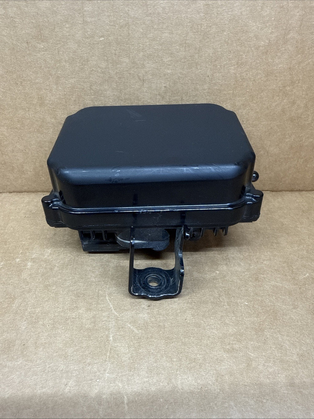 17 19 TOYOTA FRONT DISTANCE CRUISE CONTROL RADAR DISTANCE SENSOR 88210 07010.7