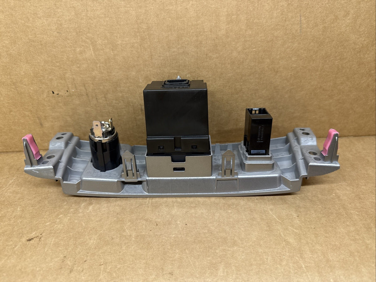 2008 2013 Toyota Highlander Heated Seat Switch USB AUX 12V Control Panel OEM4