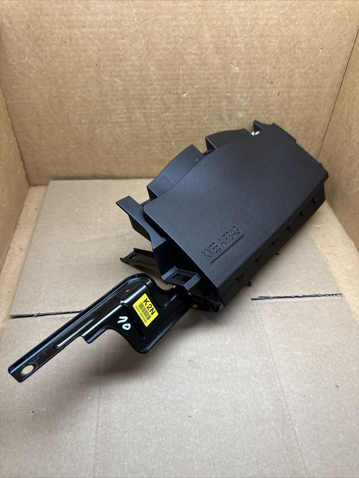 2013 2018 Santa Fe Left Side Driver Knee Lower Air Bag Airbag 56970 B8000NBC1