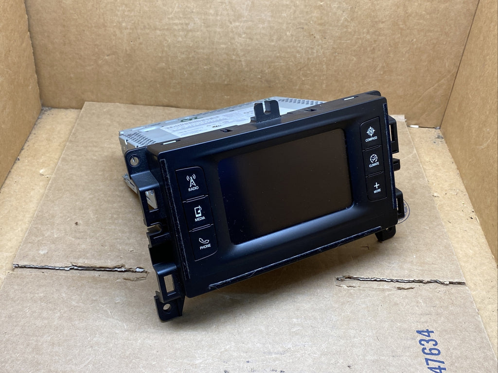 2015 2016 Chrysler 200 5" Radio Display Info Screen VP2 P68226693AC W/ VIN4
