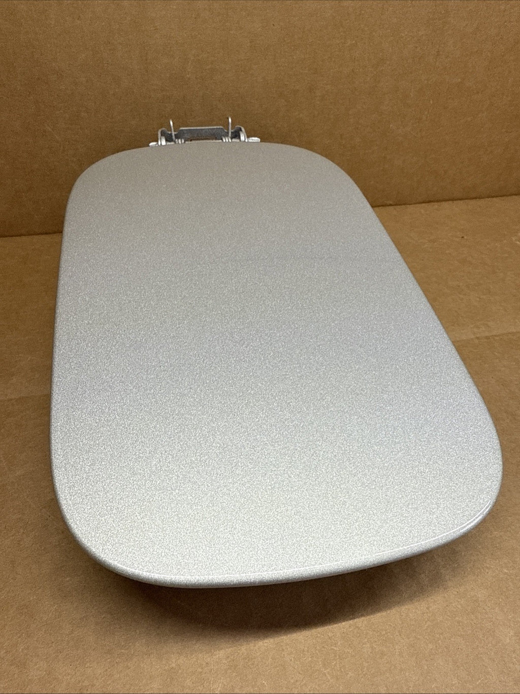 11 13 Jeep Grand Cherokee Fuel Gas Cap Door Lid Cover Bright Silver Metallic PS23