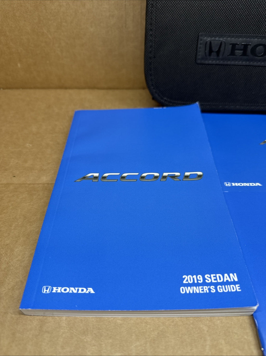 2019 Honda Accord Sedan Owners Manual Warranty With Case 00X31 TVA G1002