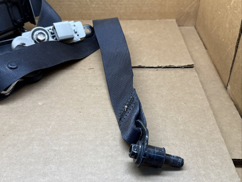 2015 2017 XV Crosstrek Front Left Driver Side Seat Belt Seatbelt Retractor9