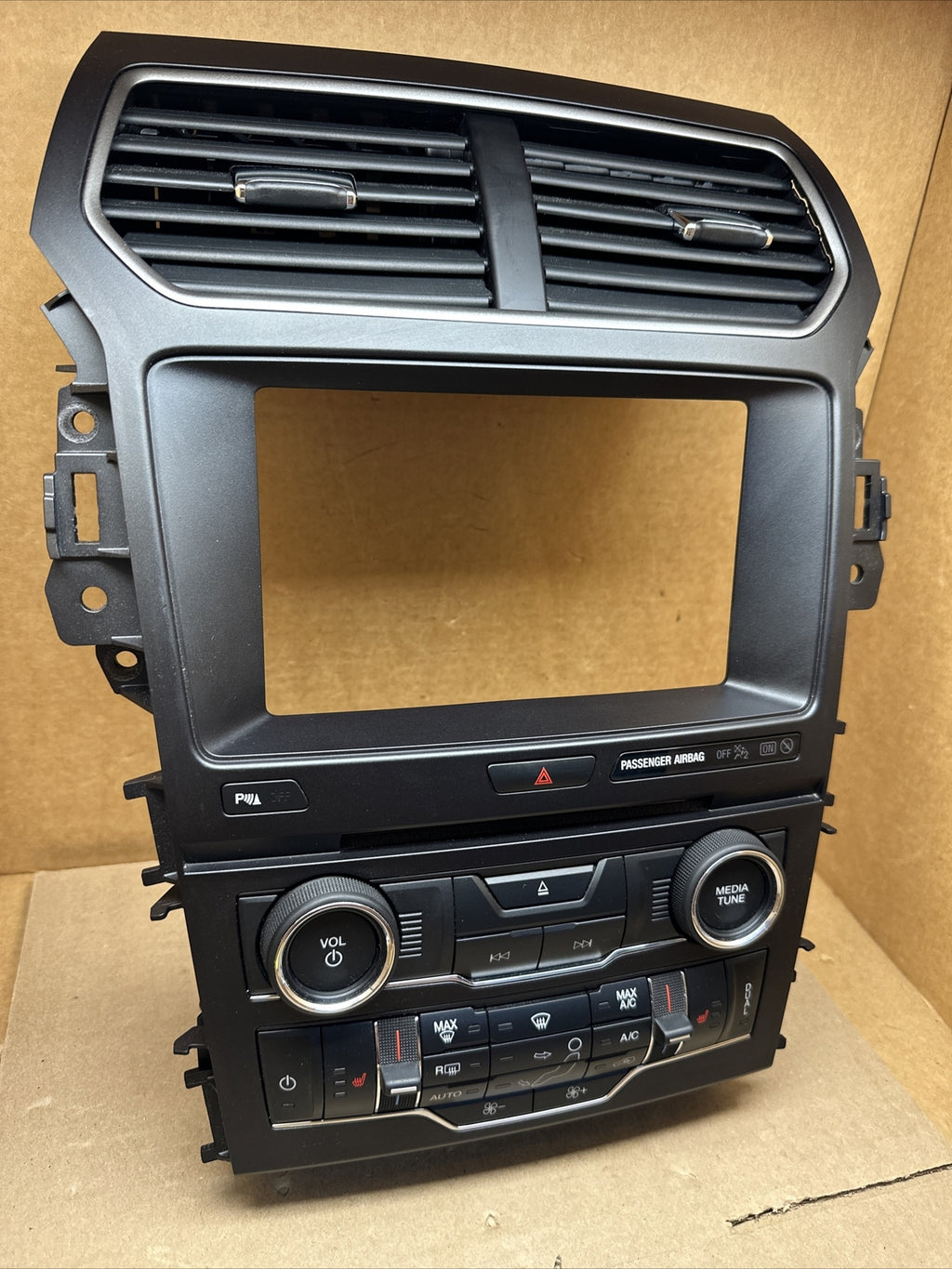 2016   2018 Ford Explorer Display Radio Climate Control Panel GB5T 18A802 EE OEM3