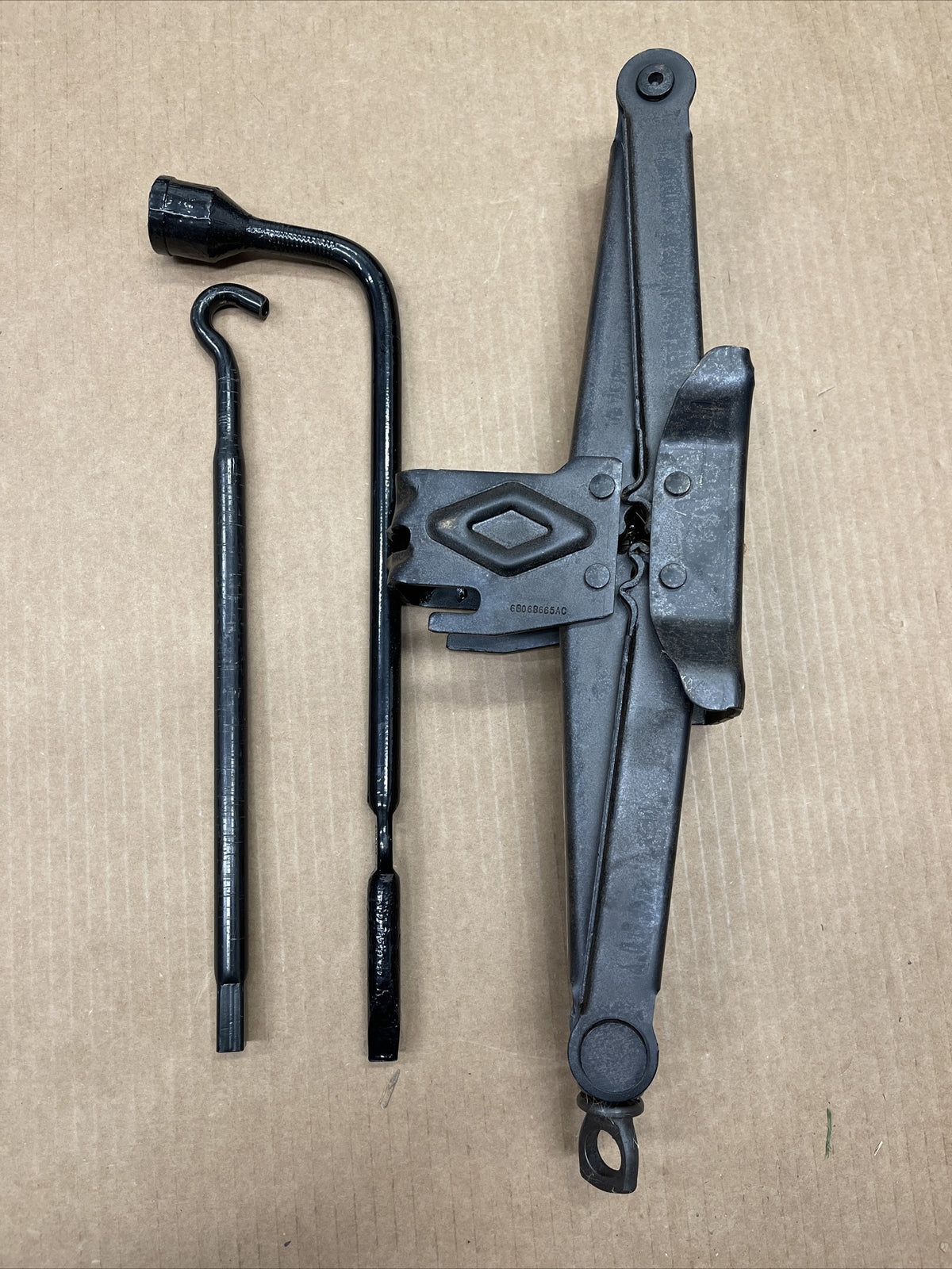 JEEP GRAND CHEROKEE EMERGENCY SPARE WHEEL JACK TOOL WRENCH OEM 2011   2018  ️1