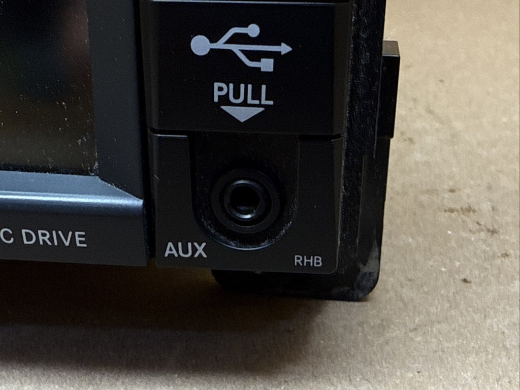 2011 2013 Jeep Grand Cherokee Radio RHB P05064839AH 05064839AH4