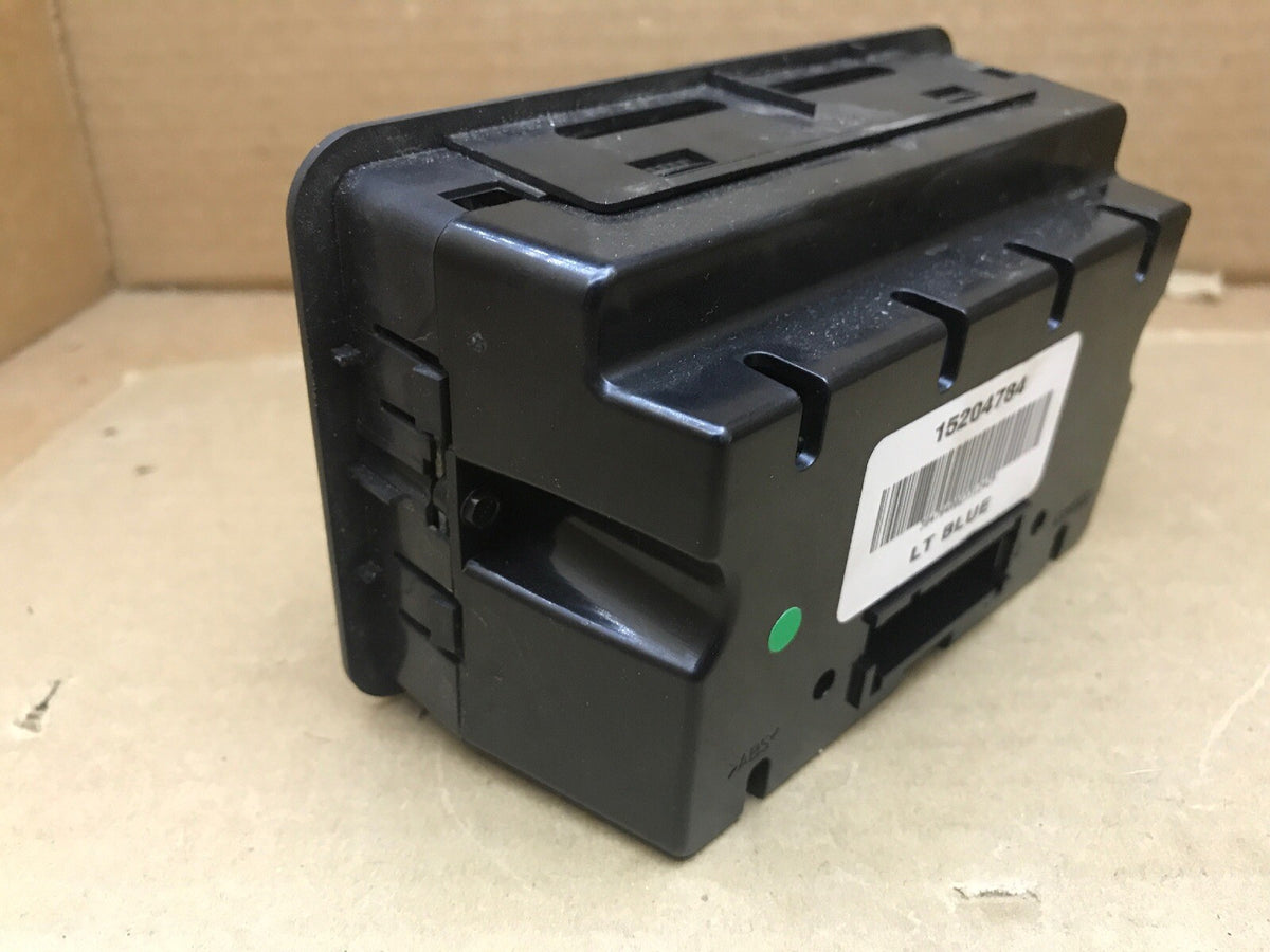 03 06 OEM CHEVY TAHOE REAR CLIMATE TEMPERATURE AUDIO CONTROLS 152047844