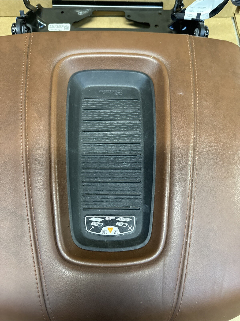 2018 CADILLAC ESCALADE CENTER CONSOLE ARMREST STORAGE LID PHONE CHARGER BROWN4