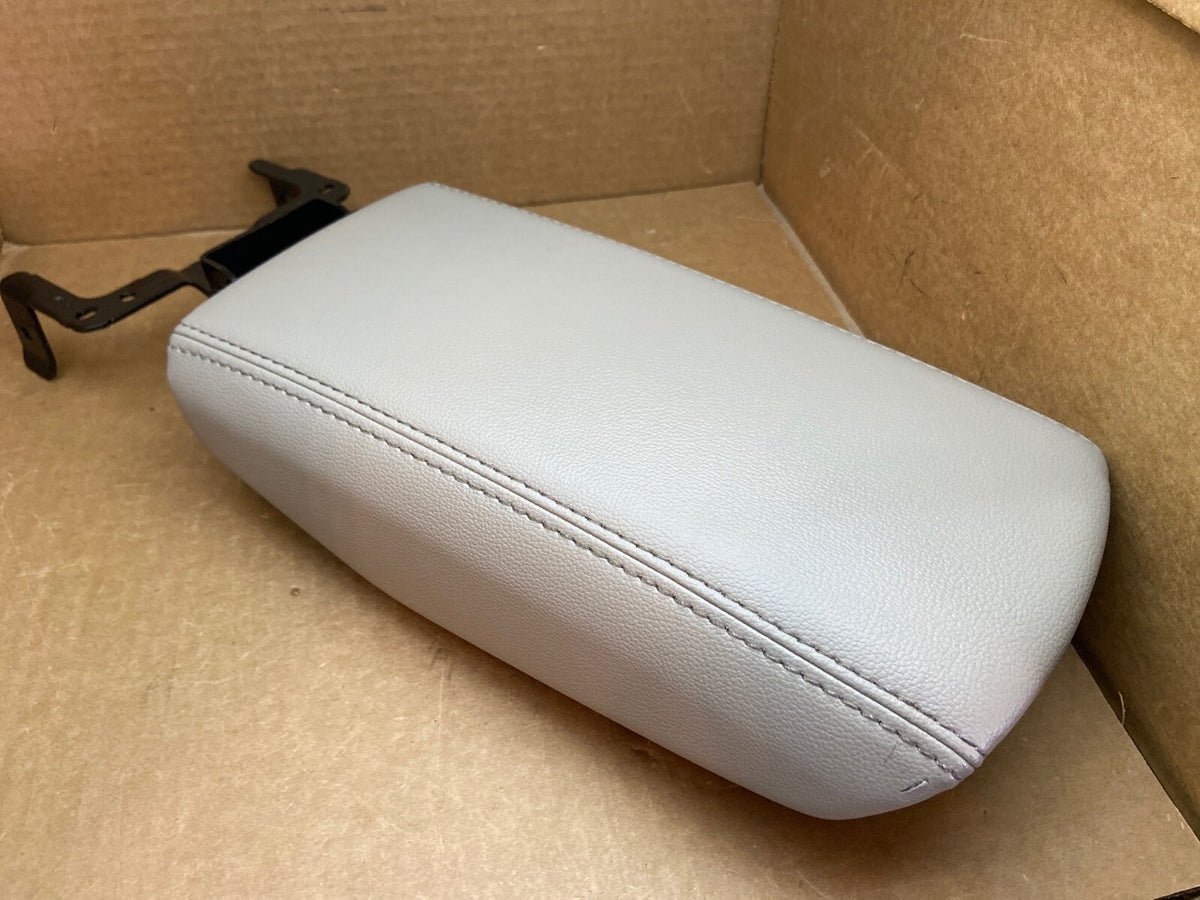 2017 2018 Ford Escape Center Floor Console Lid Cover Top Grey Leather OEM2