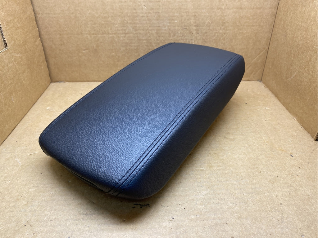 2017 2018 Hyundai Elantra Center Console Lid Cover Top Arm Rest Armrest Black3